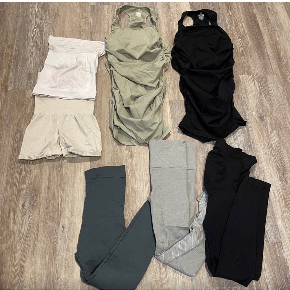 Assorted pregnancy Tops and Leggings blanqi